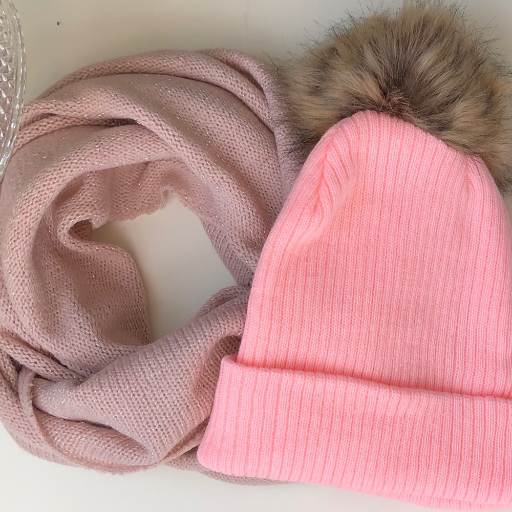 Winter❄️pompon beanie hat & infinity scarf bundle